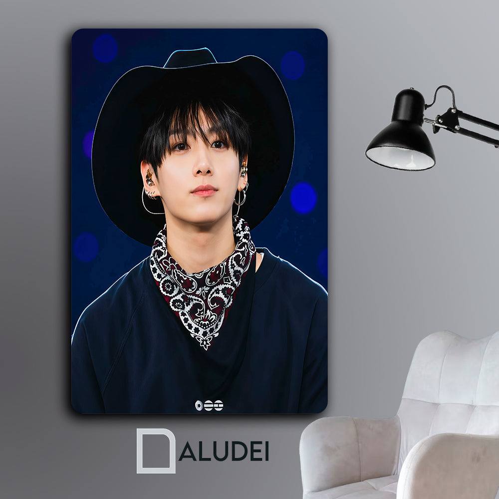 JUNKOOK CON SOMBRERO BTS CUADRO PERSONALIZADO DE ALUMINIO SUBLIMADO 40X60 CM