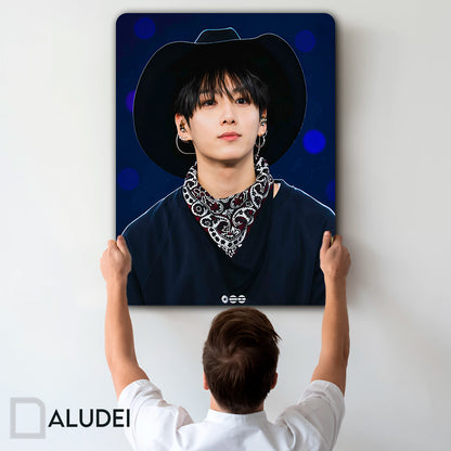 JUNKOOK CON SOMBRERO BTS CUADRO PERSONALIZADO DE ALUMINIO SUBLIMADO 40X60 CM